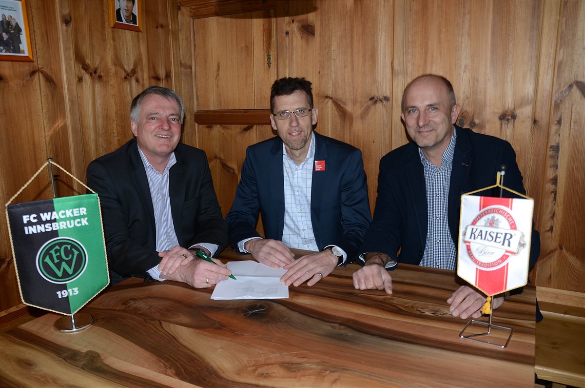 Kaiser Bier verlängert Partnerschaft mit FC Wacker Innsbruck