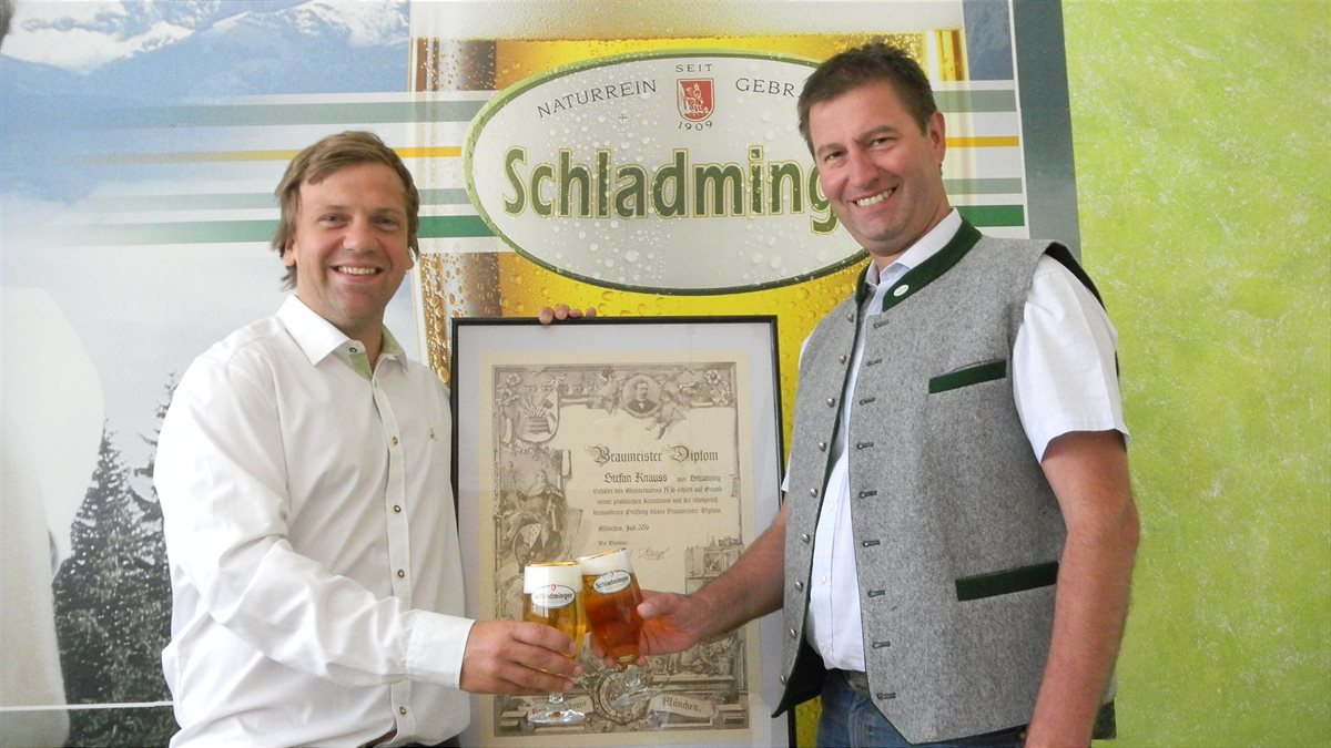 Brauerei Schladming stolz auf regionale Fachkräfte: Mitarbeiter absolviert erfolgreich Braumeisterschule 