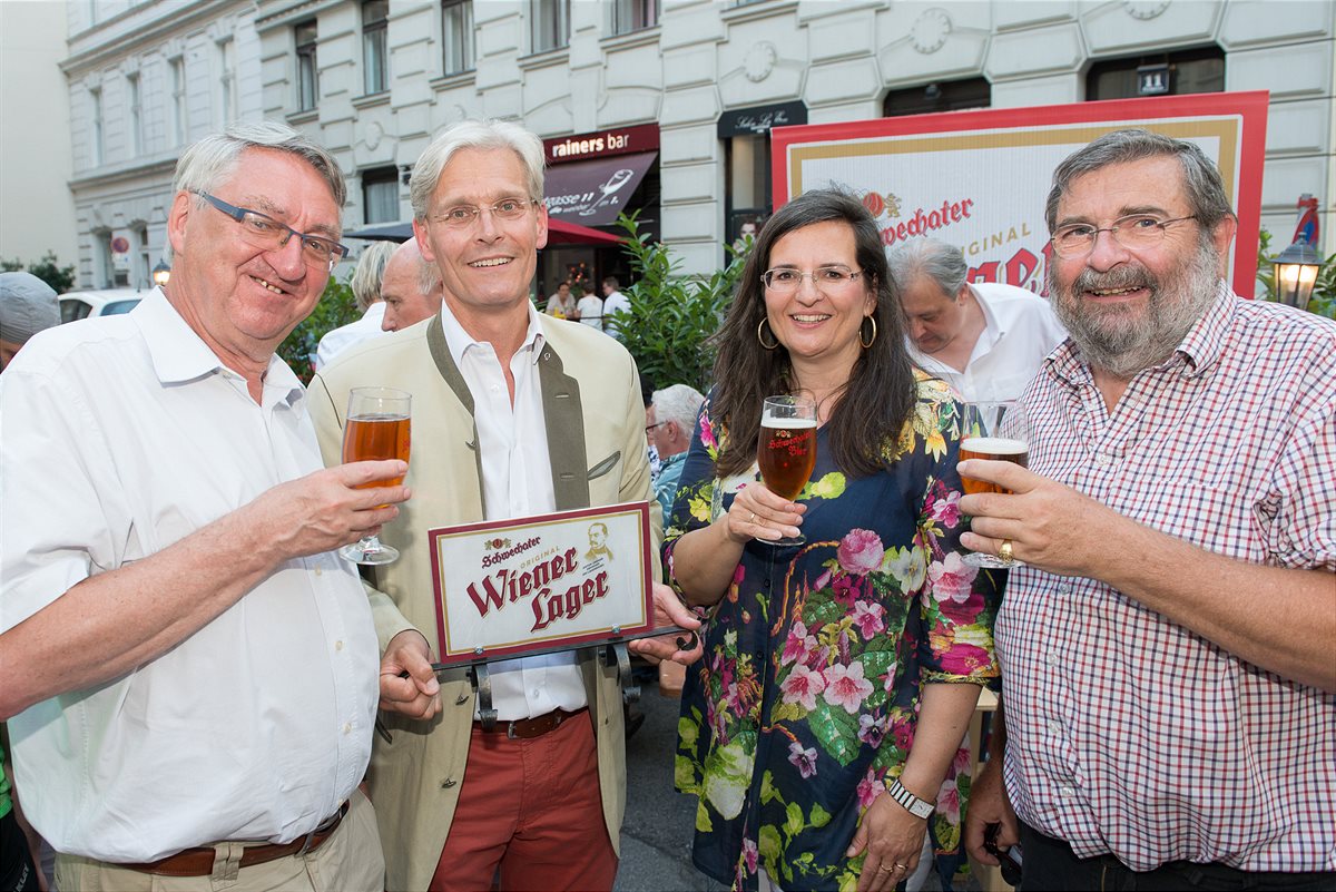  Hochkarätige Feier mit Schwechater Wiener Lager: „Über 90 Jahre Czaak“
