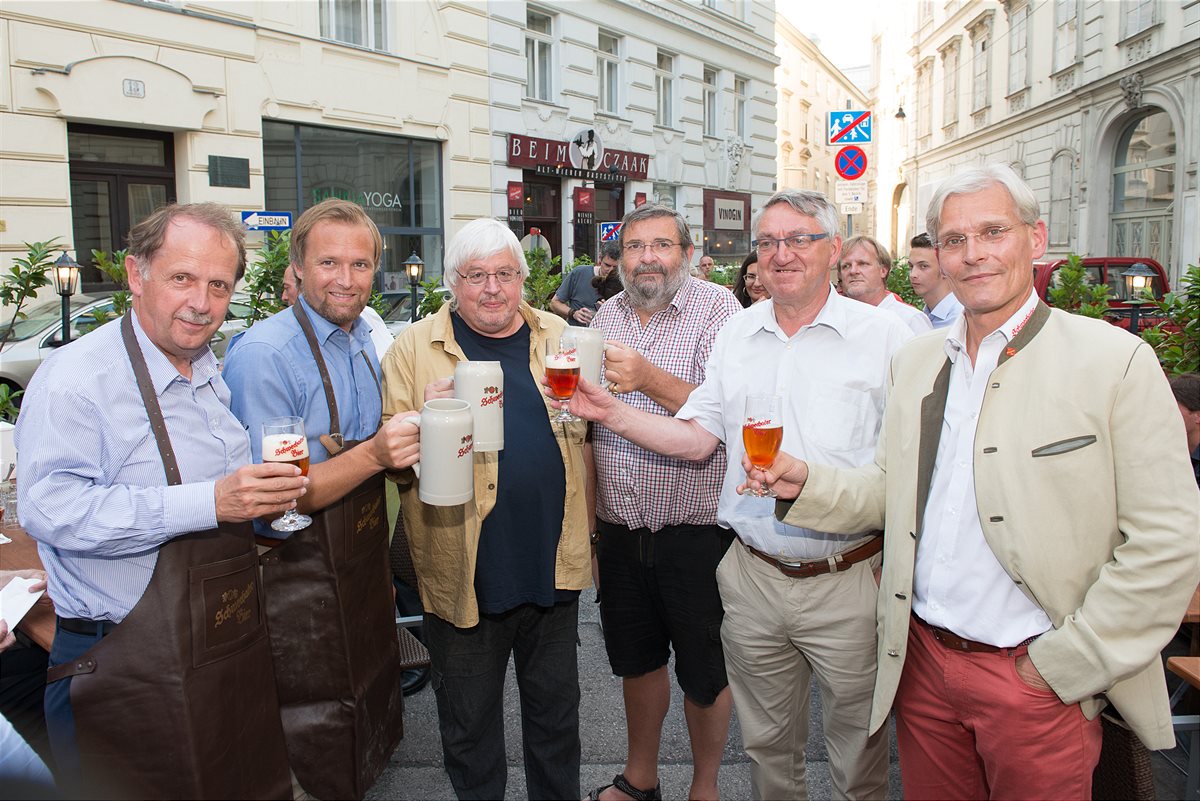 Hochkarätige Feier mit Schwechater Wiener Lager: „Über 90 Jahre Czaak“