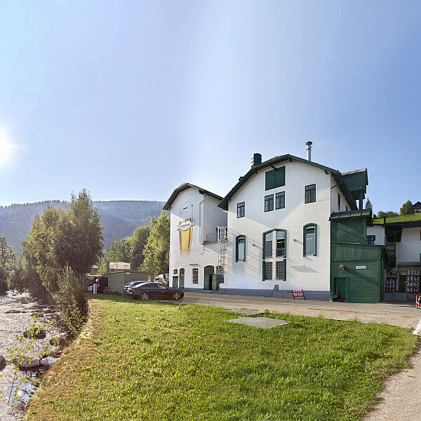 In Österreich ist Wasser noch ausreichend und in bester Qualität vorhanden, die Brauereien verfügen über eigene Quellen und Tiefbrunnen.