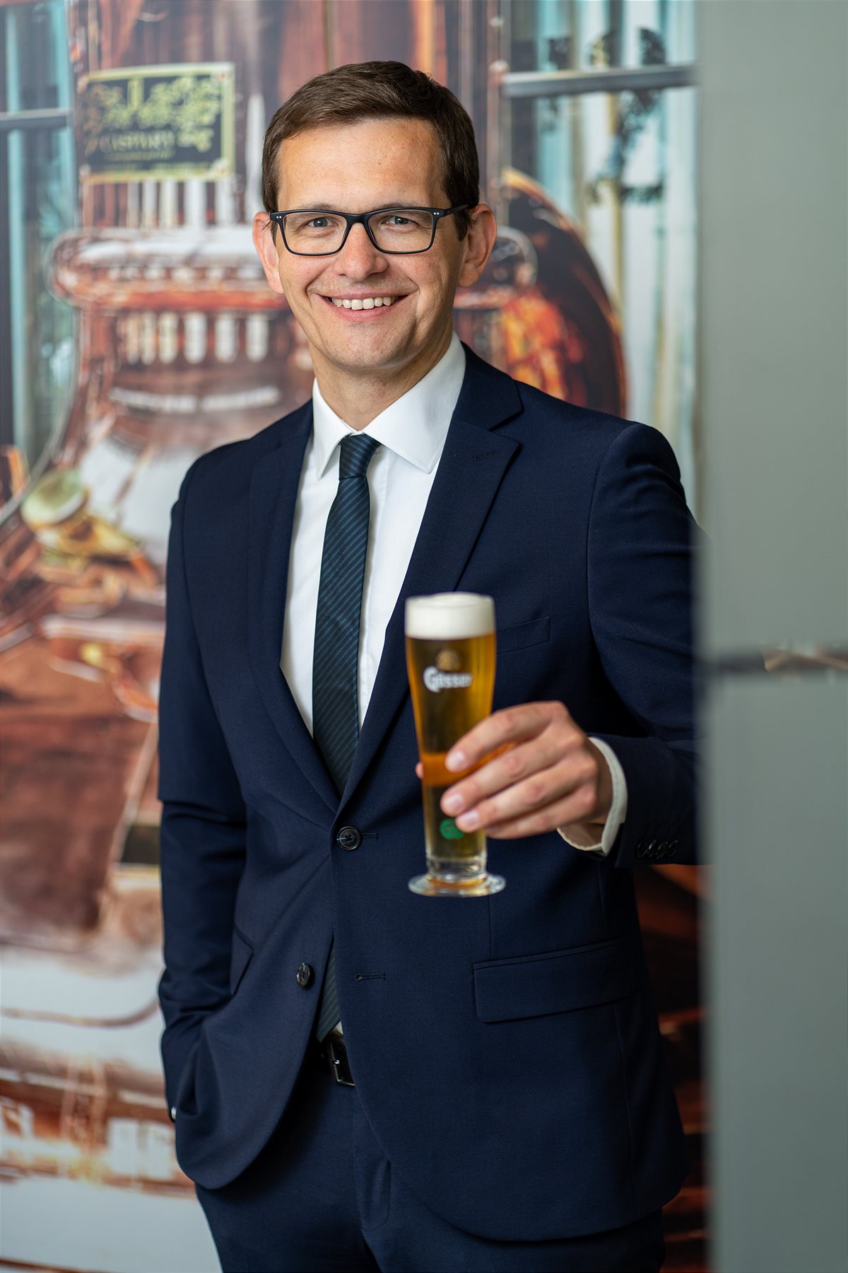 Klaus Schörghofer, Vorstandsvorsitzender der Brau Union Österreich, stößt ganzjährig, aber insbesondere an Brausilvester auf die österreichische Bierkultur an.