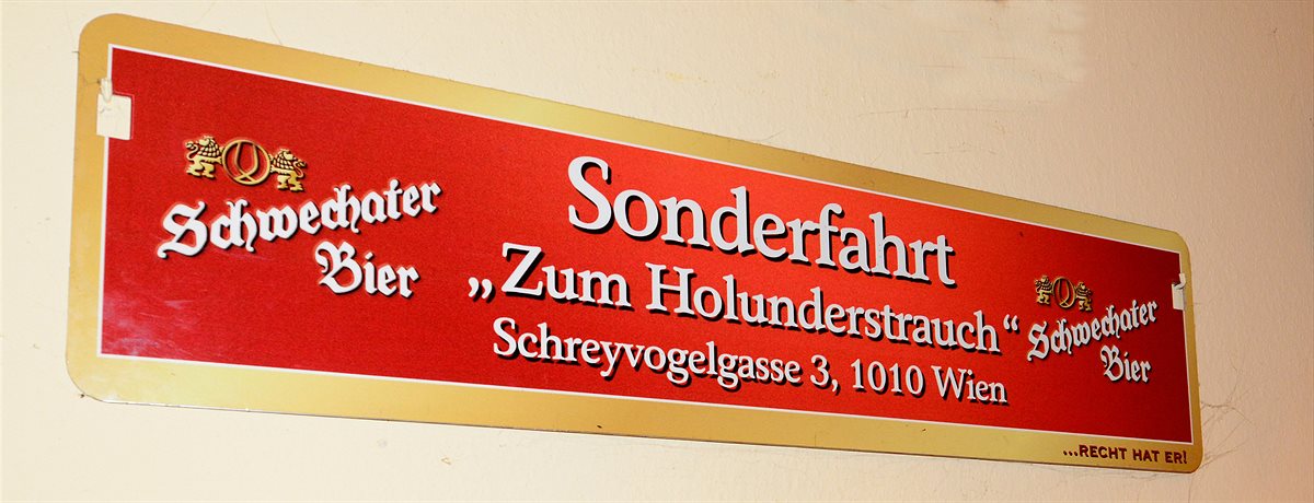 Wiener Lokal Zum Holunderstrauch“ lud zur Verkostung des „Schwechater Wiener Lager“ mit  historischer Begleitung